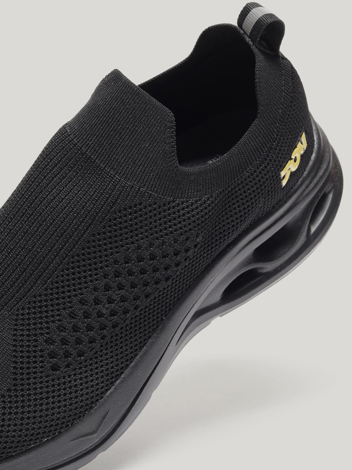 JM069 - Men's Slip On Shoes Black