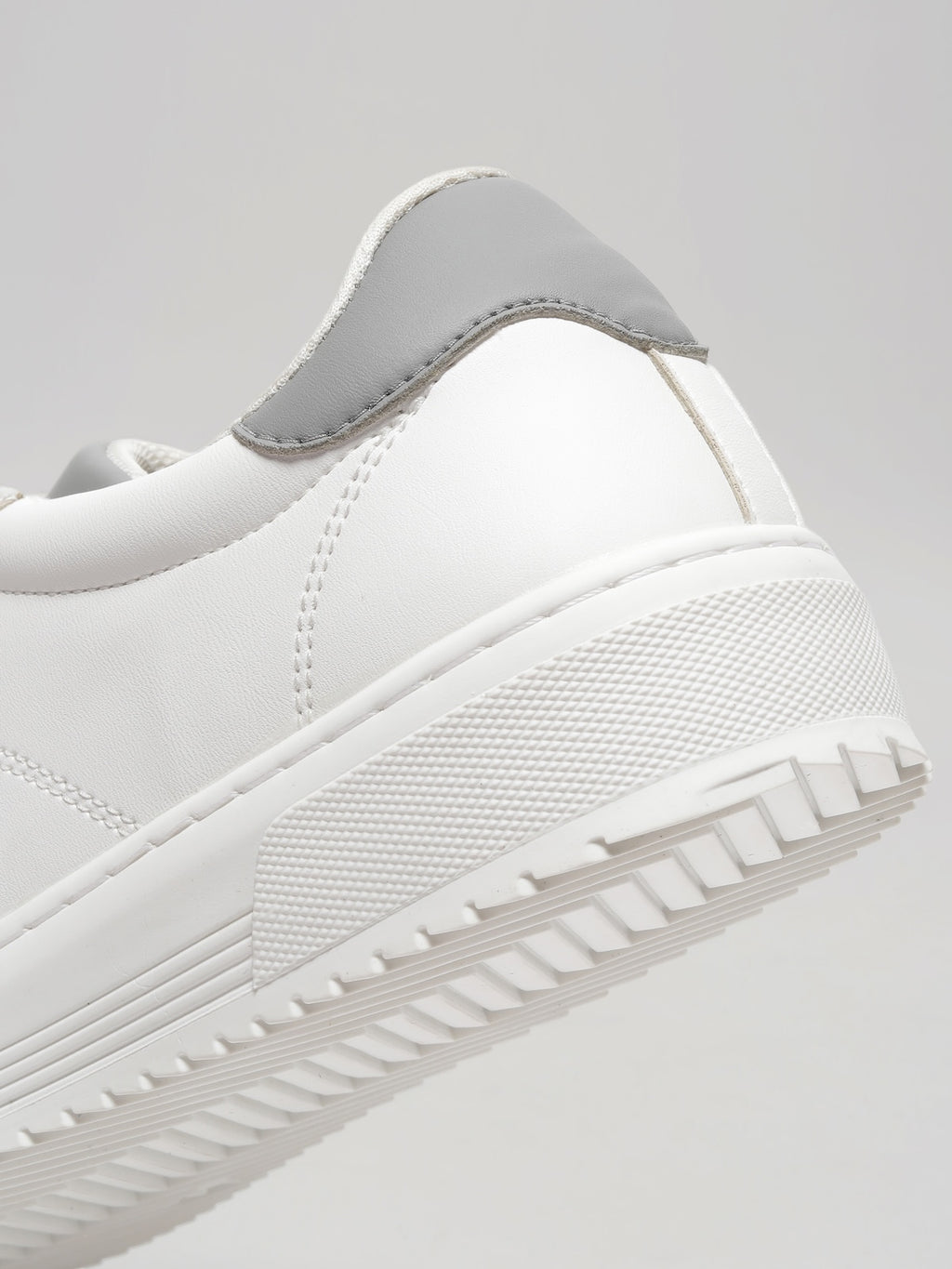 JM072 - Men's Lace up Shoes White