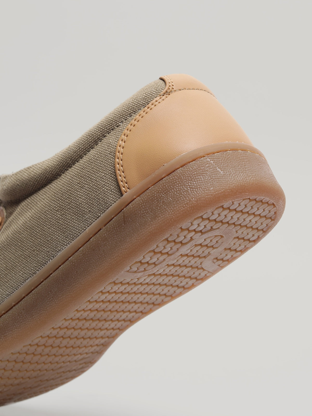 JM076 - Men's Canvas Shoes Khaki