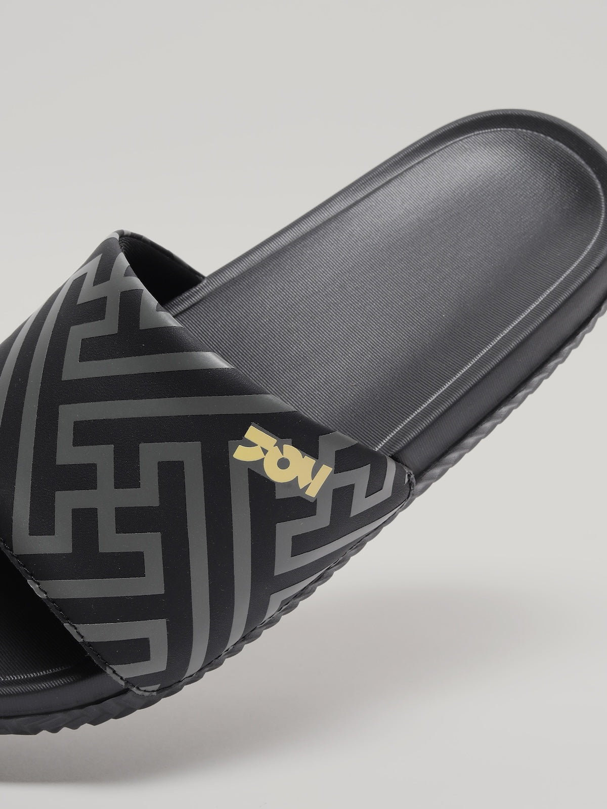 JMS046 - Men's Slides Black